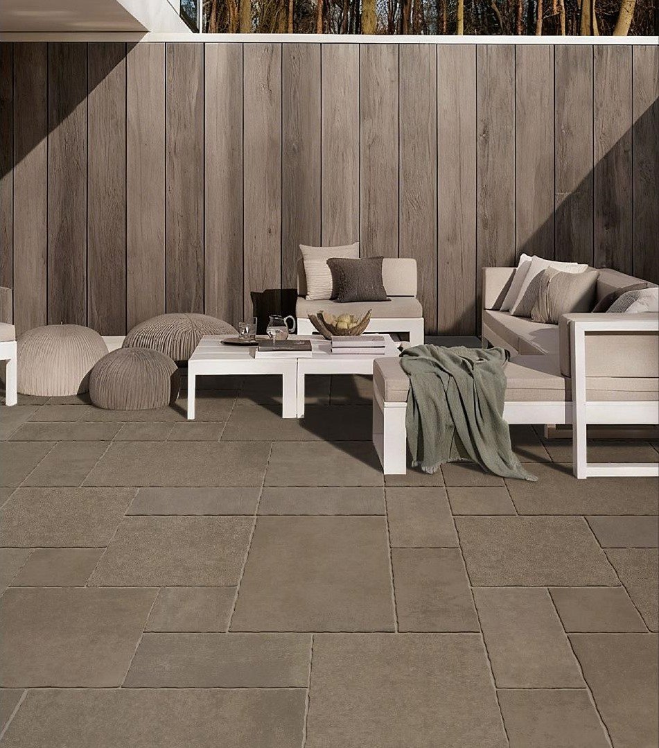 Klingsor Brown stone-look porcelain paver application scene